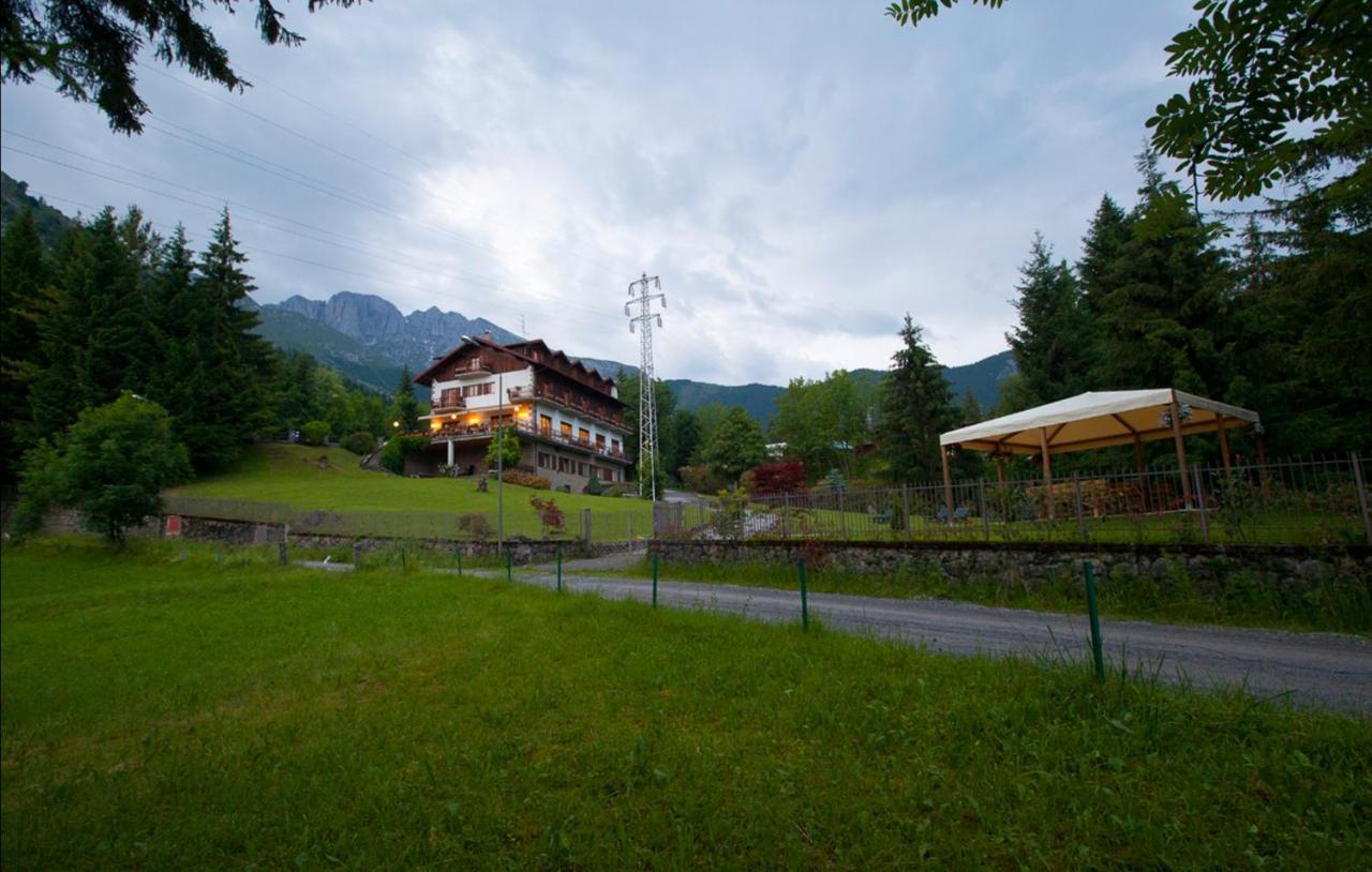 Albergo Ristorante Scanapa Castione della Presolana Dış mekan fotoğraf